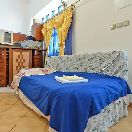 Apartment Fuer 2 Personen Ca 32 Qm In Sijana, Istrien Istrische Riviera